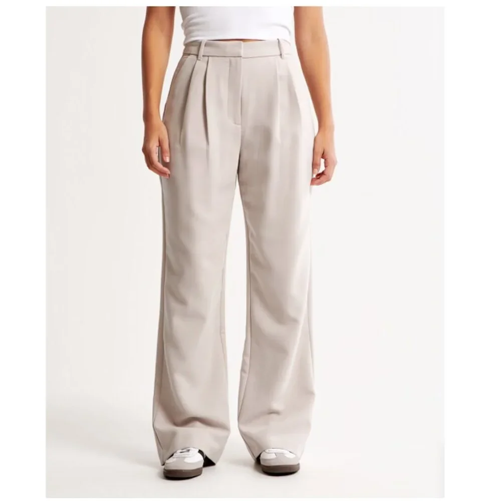 ABERCROMBIE & FITCH Curve Love Sloane Tailored Wide-Leg Ultra High-Waist…